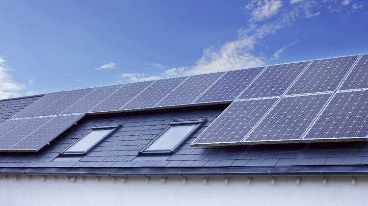 TAURON szuka wygodnej aplikacji dla fotowoltaiki internet, technologie - TAURON chce stworzyć aplikację, która po wpisaniu danych teleadresowych nieruchomości wyliczy, ile można zyskać na zamontowaniu instalacji fotowoltaicznej na podstawie danych meteorologicznych, GIS (system informacji geograficznej) czy zdjęć satelitarnych. Koncern w tym celu zaangażował się w program GovTech, dzięki któremu startupy mają szansę wdrożyć swoje rozwiązania i technologie w dużych firmach przemysłowych i administracji publicznej.