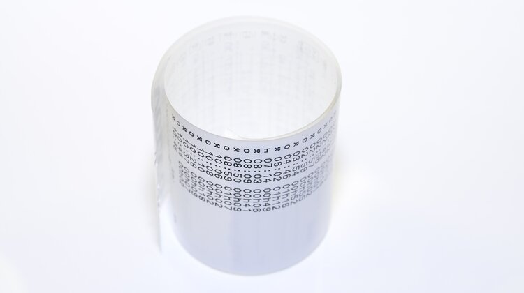 Reputacja przedsiębiorcy zależy od tacho technologie, transport - Uwaga, brak inteligentnego tachografu w fabrycznie nowych pojazdach ciężarowych to najpoważniejsze z naruszeń i wiąże się ze wszczęciem postępowania przeciw dobrej reputacji przewoźnika drogowego. Na terenie Unii Europejskiej tacho drugiej generacji obowiązuje od 15 czerwca. W państwach członkowskich dokumentacja i warsztaty są przystosowane do nowych wymogów. Poza Wspólnotą – nie. Warto o tym pamiętać, bo w przypadku awarii urządzenia w krajach trzecich kierowca ma tylko siedem dni na naprawę. O inteligentnych tachografach opowiada Mateusz Włoch z Inelo.