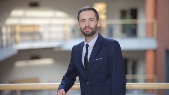 Brokerzy danych - wirtualny cień konsumentów BIZNES, IT i technologie - Komentuje dr Artur Modliński z Wydziału Zarządzania UŁ, kierownik Centrum Badań nad Sztuczną Inteligencją i Cyberkomunikacją.