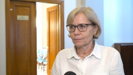 Rynek hulajnóg elektrycznych wymaga uregulowania. Ministerstwo Infrastruktury pracuje nad zasadami korzystania z tego środka transportu INNOWACJE, hulajnogi elektryczne, małe pojazdy elektryczne - Dynamiczny rozwój branży małych pojazdów elektrycznych na wynajem stawia przed władzami miast nowe wyzwania związane z bezpieczeństwem publicznym. Rynek hulajnóg elektrycznych nie jest w żaden sposób uregulowany prawnie, a na ulicach pojawia się coraz więcej usługodawców wynajmujących pojazdy tego typu. Ministerstwo Infrastruktury pracuje nad ustawą o elektrycznych urządzeniach transportu osobistego, która ma być odpowiedzią na wyzwania stawiane przez tę branżę.