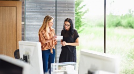 Tablet w nowej roli, czyli w czym tkwi jego potencjał? BIZNES, IT i technologie - • W I kw. 2019 r. sprzedaż tabletów na rynku EMEA była o 10,8% niższa w stosunku do I kw. 2018 r. • Raporty prognozują popyt na tablety o dużych ekranach i urządzenia 2-w-1. • W latach 2019-23 ich sprzedaż w sektorze przedsiębiorstw na rynku EMEA ma średnio rosnąć o 4,7%.