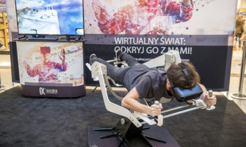 Pełnowymiarowa murawa w centrum Krakowa