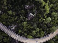 Technologia 5G – perspektywy dla transportu i logistyki technologie, transport - Technologia 5G znacząco wpłynie na logistykę i będzie podstawą wielu nowoczesnych rozwiązań dla sektora TSL – od dronów i konwojów autonomicznych ciężarówek po czujniki na każdym towarze. Dzięki możliwościom Internetu Rzeczy i technologii 5G wgląd w całość operacji logistycznych będzie w przyszłości mógł osiągnąć poziom wręcz modelowy.