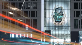 Cyfrowa rzeźba w centrum Warszawy