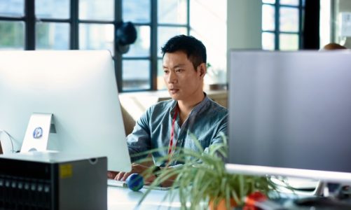 Poly przedstawia Poly Lens: chmurowe narzędzie do zarządzania informacjami