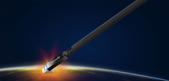 Tenda U10 - hotspot WiFi gdziekolwiek jesteś LIFESTYLE, IT i technologie - Tenda U10 to dwuzakresowa karta sieciowa w standardzie AC650. Zapewnia odbiór sieci bezprzewodowej w dowolnym miejscu, gdzie dostępna jest sieć WiFi.