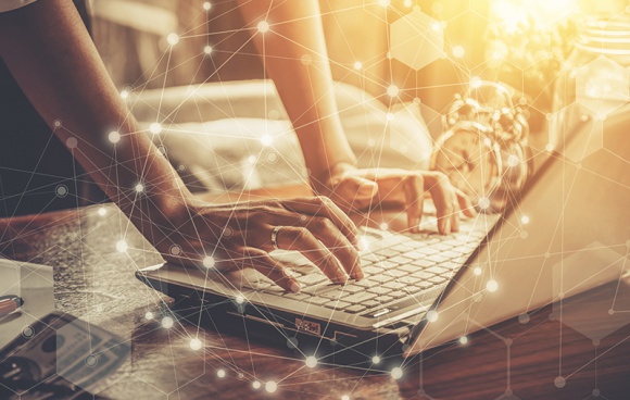 Home office a systemy ECM – jak ułatwić pracownikom pracę zdalną? BIZNES, IT i technologie - W czasach, w których pozostanie w domu i zachowanie wszelkich środków ostrożności w zakresie ochrony zdrowia jest kluczowe, zapewnienie pracownikom możliwości pracy zdalnej staje się ważniejsze niż kiedykolwiek wcześniej.