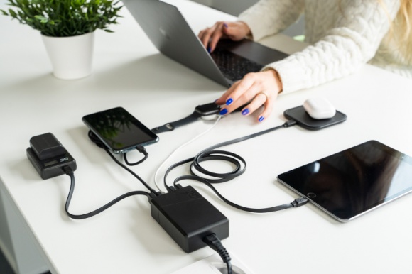 #Zostańwdomu z Green Cell LIFESTYLE, IT i technologie - Świat zrobił pauzę i zatrzymał nas w domach. Z powodu epidemii większość z nas zaczęła pracować zdalnie, wykorzystywać czas na zalegające porządki lub czytać książki, które kurzyły się na półce.