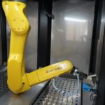 Robot FANUC ułatwia testy na koronawirusa