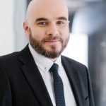 W jaki sposób technologia może pomóc w dostosowaniu się do przepisów?