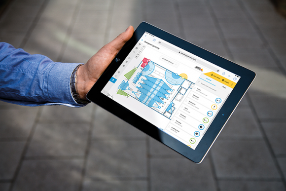 Szybsze projektowanie systemów dozoru dzięki AXIS Site Designer BIZNES, IT i technologie - Projektowanie systemu dozoru bywa kłopotliwe — duża liczba zmiennych i wysokie oczekiwania klienta sprawiają, że planowanie projektu czasem wydaje się trudniejsze od samej realizacji. Aby ułatwić ten proces, Axis wprowadził na rynek narzędzie AXIS Site Designer.