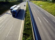 GBOX Assist 3.0 od Grupy INELO – nowoczesne spojrzenie na telematykę nowe produkty, usługi, praca - Nieprzerwanie rozwijająca się branża transportowa wymaga nowoczesnych rozwiązań, które sprostają wymaganiom, przewoźników oraz kierowców. Grupa INELO, lider w zakresie dostarczania innowacyjnych technologii dla transportu, wychodzi naprzeciw potrzebom sektora TSL prezentując nowy wymiar telematyki, który pomaga użytkownikom generować oszczędności zarówno paliwa oraz czasu, a co za tym idzie – minimalizować koszty.  GBOX Assist 3.0 to urządzenie oparte na systemie Android 9.0 umożliwiające jeszcze sprawniejsze wykonywanie przewozów poprzez szybsze i dokładniejsze działanie.
