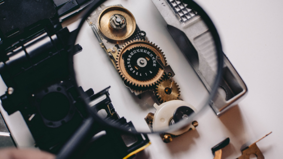 Urząd Dozoru Technicznego: cyfryzacja pozwoliła nam działać w czasie obostrzeń BIZNES, IT i technologie - Od początku roku, mimo zamrożenia gospodarki i obostrzeń, Urząd Dozoru Technicznego przeprowadził kilkaset tysięcy badań urządzeń technicznych. Pomogło to utrzymać ciągłość pracy tak istotnych branż jak np. logistyka w branży spożywczej czy farmaceutycznej.