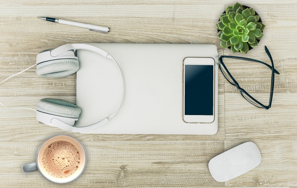 Nowa cyfrowa normalność: strategie i rozwiązania na przyszłość BIZNES, IT i technologie - Praca zdalna stała się nową normalnością i okazało się, że zdaje egzamin. Coraz więcej organizacji planuje wdrożyć ten model. Dlaczego?