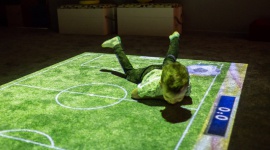 Muzea i pensjonaty stawiają na interaktywne rozwiązania LIFESTYLE, IT i technologie - Kurz i nuda – wielu osobom w ten sposób mogą kojarzyć się ekspozycje muzealne, jednak rzeczywistość wygląda inaczej. Dziś wystawy wręcz ożywają – co prawda jeszcze nie jak w filmie „Noc w muzeum”, ale dzięki wykorzystaniu najnowszych rozwiązań technicznych stają się interaktywne.