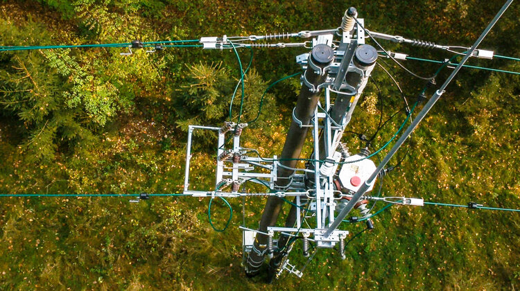 Enea Operator z kolejnym dofinansowaniem z UE na budowę inteligentnych sieci elektroenergetycznych polityka, budownictwo, nieruchomości - Enea Operator podpisała umowę z Ministerstwem Klimatu o dofinansowanie ze środków unijnych projektów budowy elektroenergetycznej sieci inteligentnej na terenie Poznania, Zielonej Góry i Gorzowa Wielkopolskiego oraz powiatów nowosolskiego, strzelecko-drezdeneckiego i choszczeńskiego.