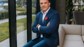 Sztuczna inteligencja coraz częściej wykrywa oszustwa finansowe BIZNES, IT i technologie - Sztuczna inteligencja jeszcze nie osiągnęła poziomu znanego z filmów science fiction, jednak potrafi już całkiem sporo. Jednym z jej pierwszych, naprawdę użytecznych zastosowań jest skuteczne wykrywanie oszustw finansowych.