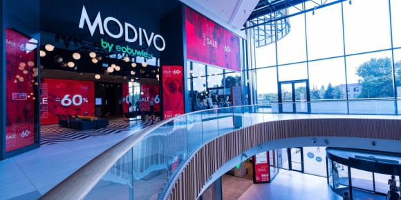 Pierwszy sklep stacjonarny MODIVO, czyli standard zakupów modowych na nowo BIZNES, IT i technologie - Pierwszy sklep stacjonarny MODIVO, czyli standard zakupów modowych na nowo