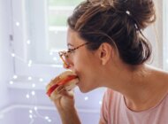 Polacy chcą zostać na home office, ale produktywność pracy spada. Wyzwanie dla firm praca, sprawy społeczne - Ostatnie dane portalu analitycznego Statista wskazują, że znaczna grupa Polaków postrzega pracę zdalną jako mniej wydajną formę wykonywania obowiązków służbowych. Równocześnie tylko co dziesiąty zatrudniony chciałby powrotu do biura na stałe. Firmy stanęły przed wyzwaniem, jak spełnić oczekiwania pracowników i utrzymać efektywność procesów, rentowność i konkurencyjność?