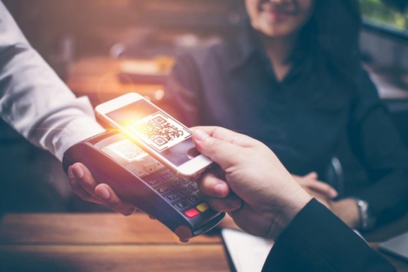 Branża retail beneficjentem odroczonych płatności BIZNES, IT i technologie - Rosnąca konkurencja pomiędzy sklepami internetowymi determinuje ich właścicieli do oferowania możliwie najbardziej atrakcyjnych promocji.
