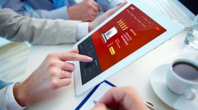 Poczta Polska tworzy własny software house nowe produkty, usługi, technologie - Jedną ze zmian wywołanych pandemią COVID-19 jest postępujący wzrost znaczenia usług i technologii cyfrowych. Poczta Polska chce być uczestnikiem nowej cyfrowej rewolucji, stąd jednym z filarów nowej strategii firmy będzie głęboka cyfryzacja. Jednym z narzędzi w tym procesie stanie się zaś wyspecjalizowany podmiot, którego zadaniem będzie zbudowanie zdolności całej Grupy Kapitałowej Poczty Polskiej do samodzielnego wytwarzania i utrzymania kluczowych systemów i narzędzi IT.