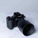 Kompaktowy oraz lekki obiektyw stałoogniskowy 85 mm o przysłonie F1.8