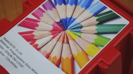 Etykiety do drukarek inkjet – czy sprawdzą się w twoim przedsiębiorstwie? BIZNES, IT i technologie - Urządzenia do druku etykiet bazujące na technologii inkjet wciąż zyskują na popularności. Ich główną zaletą jest możliwość samodzielnego projektowania etykiet, co idealnie wpisuje się w potrzeby różnorodnych branż.