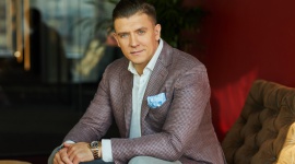 Biznes w telefonie. Czy nadchodzi “era m-commerce”? BIZNES, IT i technologie - Rok 2020 mija w atmosferze ciągłej niepewności o stan krajowego biznesu. Obronną ręką wydają się wychodzić przedsiębiorcy, którzy przenieśli swoje usługi do internetu.