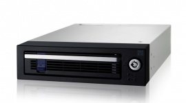 Icy Dock DataCage Basic MB876SK-B - kieszeń do współpracy z dyskiem 3,5" BIZNES, IT i technologie - Icy Dock DataCage Basic MB876SK-B to pojedyncza kieszeń na dysk 3,5" SATA 6 Gb/s do zatoki 5.25". Jest przeznaczona do pracy w domowych i profesjonalnych środowiskach serwerowych, wymagających szybkiej wymiany dysków, bezpieczeństwa i niezawodnego, aktywnego chłodzenia.